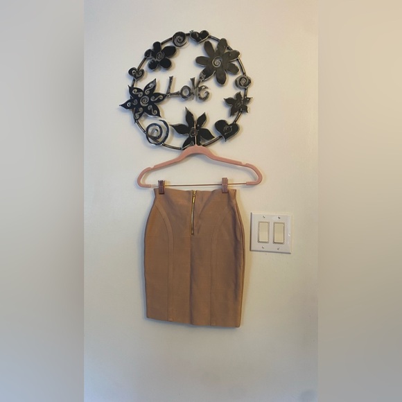 Guess Tan bandage skirt. Size small - Picture 2 of 2